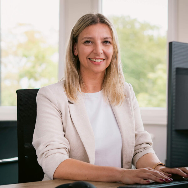 Gorana Wilczynski, Personalsachbearbeiterin im Studierendenwerks im Porträt.