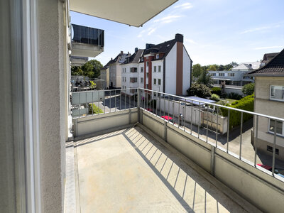 Grosszügiger Balkon zur Sonnenseite