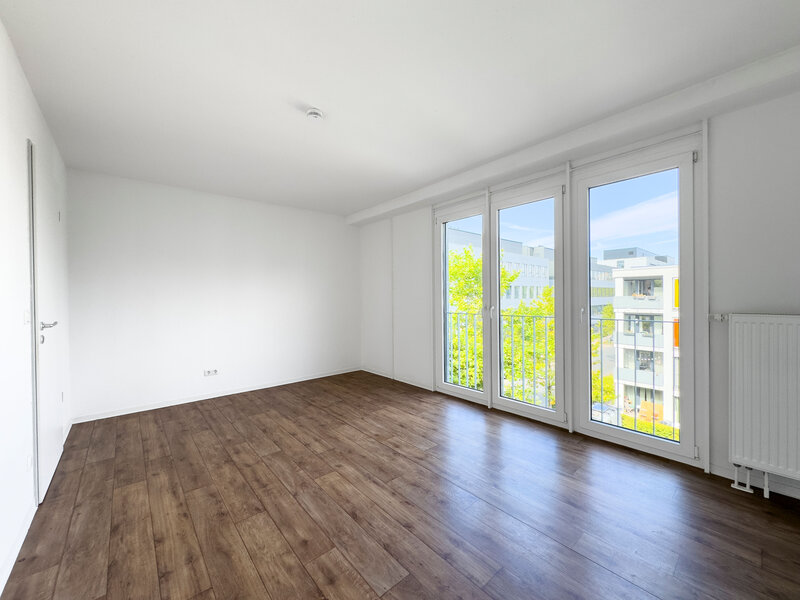 Geräumiges Zimmer in "Morgenbreede 6" mit bodentiefen Fenstern